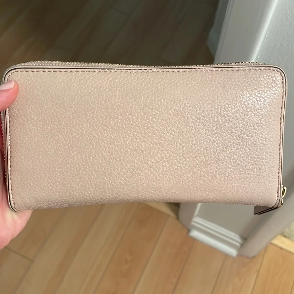 Tory Burch Blush Pink Zip-Around Leather Wallet with Gold Logo